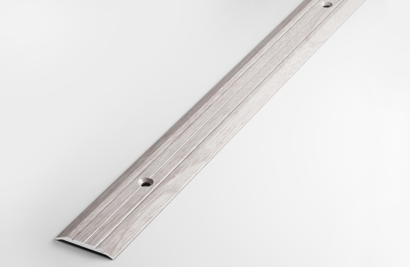 Профиль стыкоперекрывающий Ясень белый 1,35м Лука ПС 01.1350.106 (Россия)