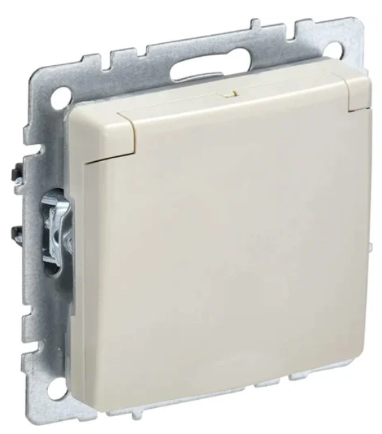Розетка BRITE РСбш10-3-44-БрКр 16А IP44 с заземл. защ. шторки с крышкой беж. IEK BR-R16-16-44-K10