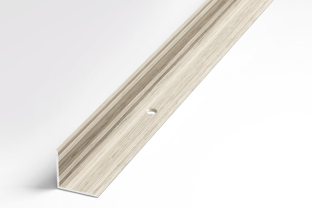 Профиль угловой Клен беленый 1,35м Лука ПУ 05-1.1350.089 (Россия)