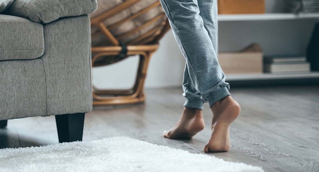 Что выбрать для пола: ламинат, паркетная доска или линолеум? Сравниваем по цене, качеству и долговечности с ТД «Монолит Р»