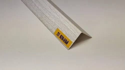 Угол 25*25*2,7м Ясень белый ТМ Идеал
